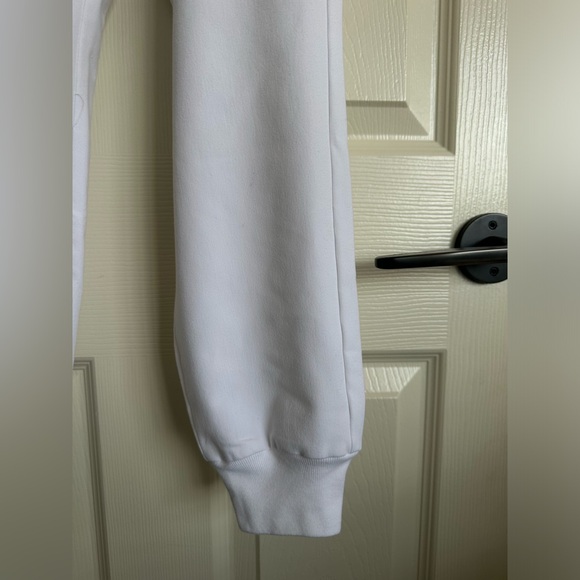 Figs Women's White Top - Picture 11 of 15